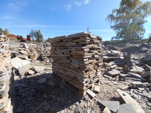 Плитняк златолит серебристый для мощения на бетон купить в Иркутской области