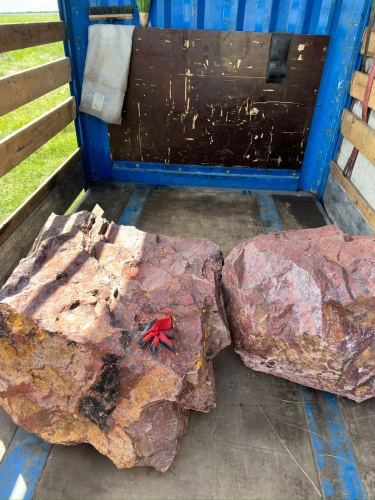 Ландшафтные глыбы красно-фиолетовые 200-1000 килограмм купить в Иркутской области