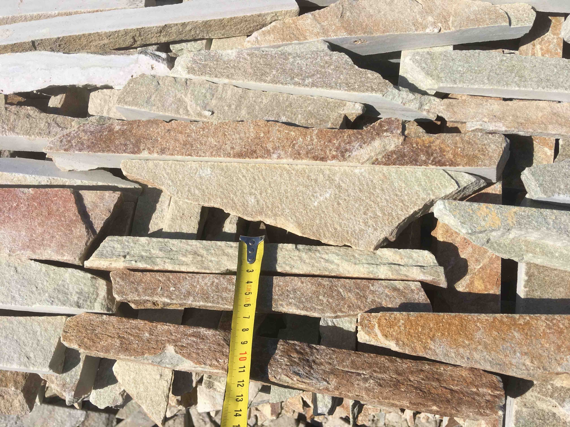 Горбушка златолит золотистый для облицовки купить в Иркутской области