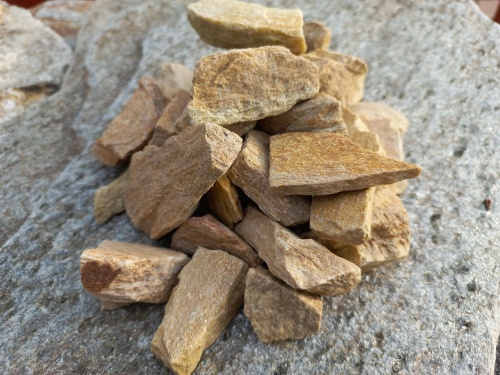 Златолит жёлтый декоративная каменная крошка купить в Иркутской области