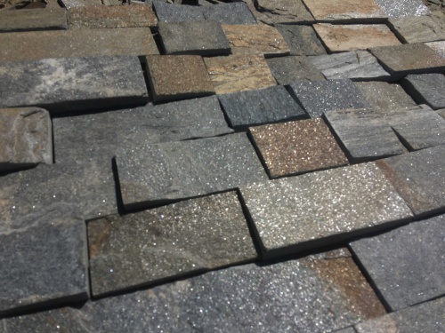 Плитка пилёная златолит Уральский для цоколя, отмостки купить в Иркутской области