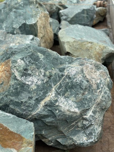 Камни для ландшафтного дизайна зелёные 10-60 килограмм купить в Иркутской области