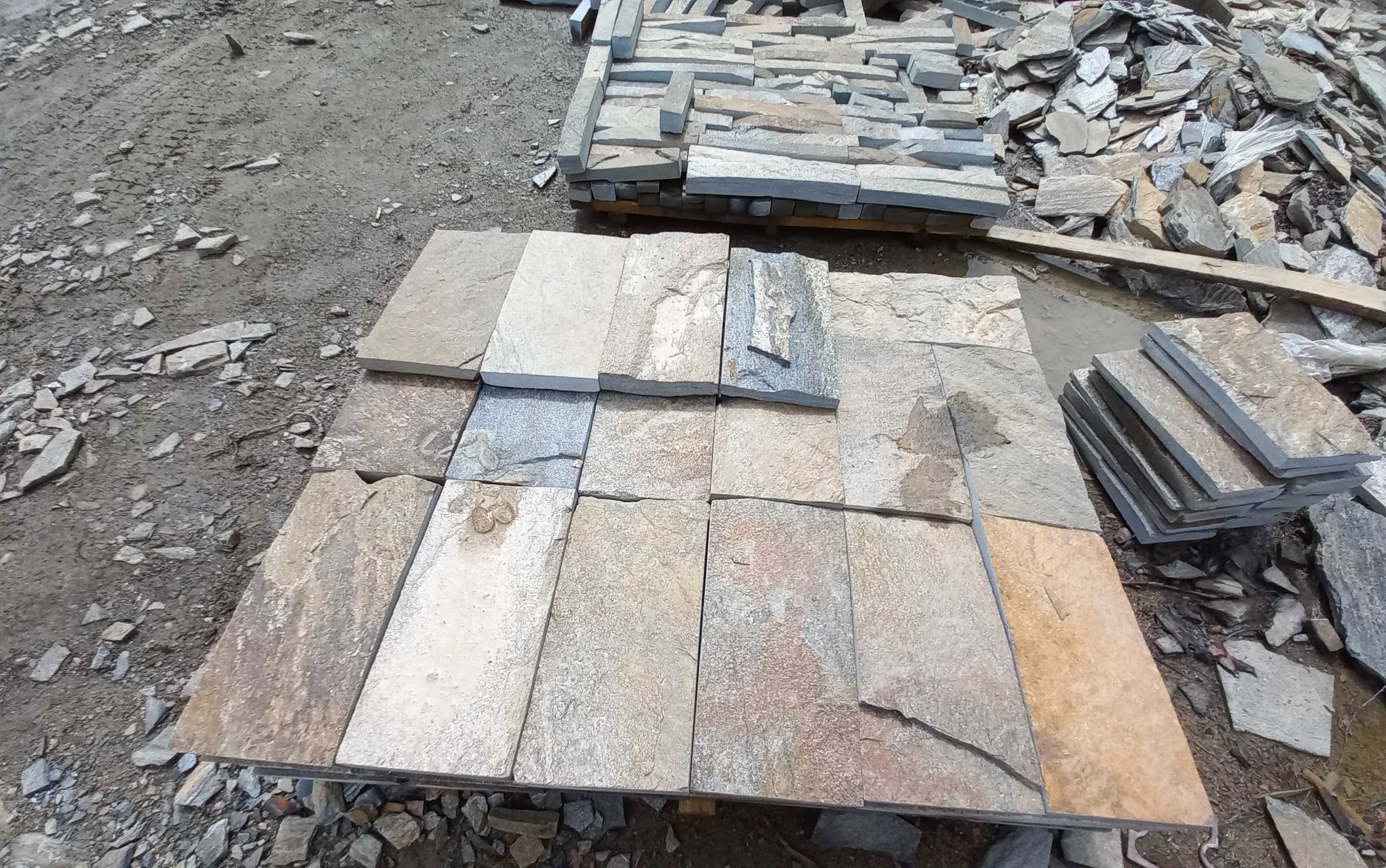 Плитка пилёная златолит Уральский для фасада купить в Иркутской области