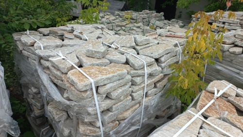 Гранитный плитняк галтованный для парковки купить в Иркутской области