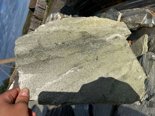 Плитняк златолит зелёный для цоколя, отмостки купить в Иркутской области