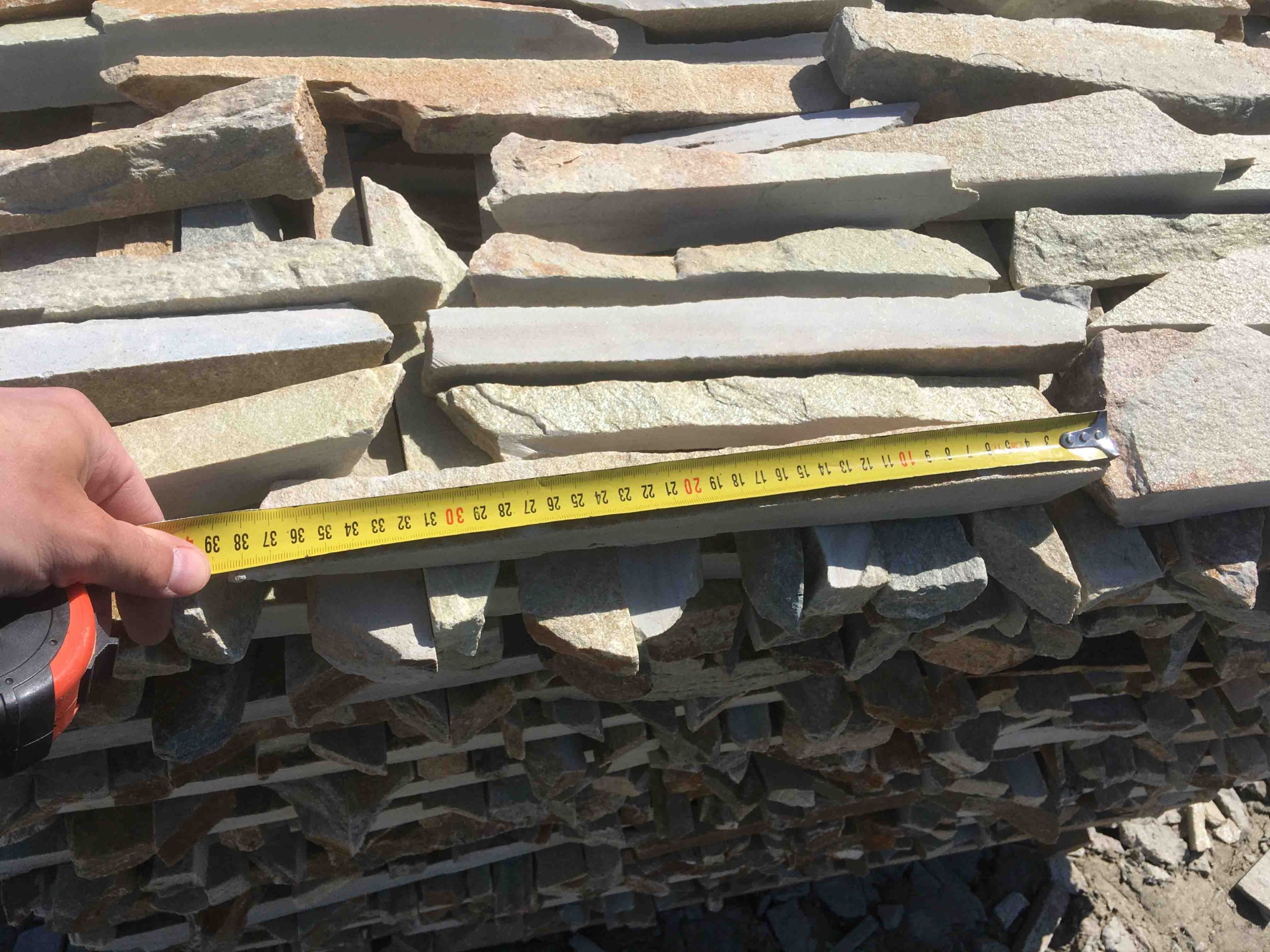 Горбушка златолит золотистый для облицовки купить в Иркутской области