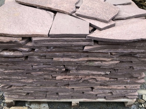 Плитняк лемезит бордовый для облицовки цоколя 20-25 мм  купить в Иркутской области