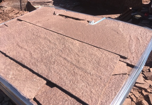 Плитняк лемезит бордовый для облицовки цоколя 20-25 мм  купить в Иркутской области