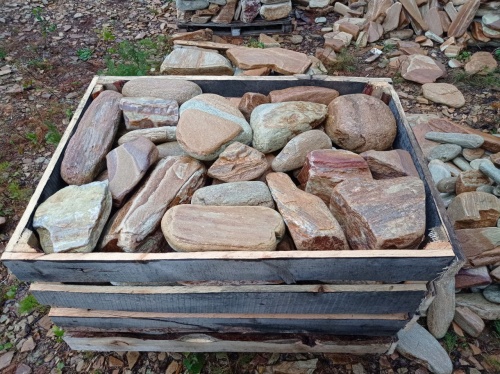 Златолит жёлтый, жёлто-зелёный глыбки и валуны для ланшафтного дизайна купить в Иркутской области