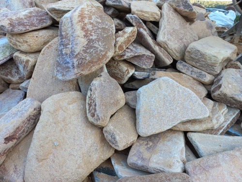 Златолит жёлтый, жёлто-зелёный глыбки и валуны для ланшафтного дизайна купить в Иркутской области