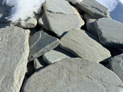 Плитняк златолит зелёный галтованный для цоколя купить в Иркутской области