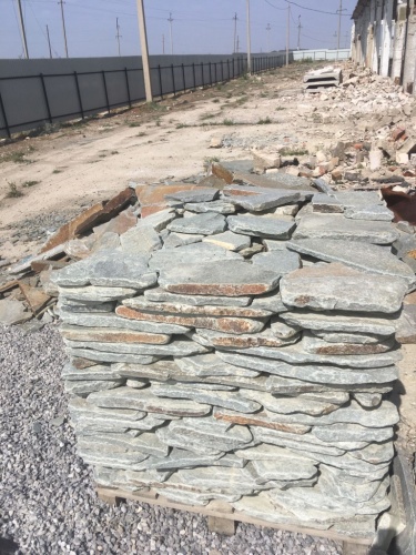 Златолит серебристый галтованный для лестниц купить в Иркутской области