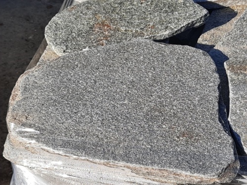 Златолит серебристый галтованный для лестниц купить в Иркутской области