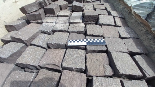 Лемезит колотая брусчатка 10 * 10 см. для парковки купить в Иркутской области